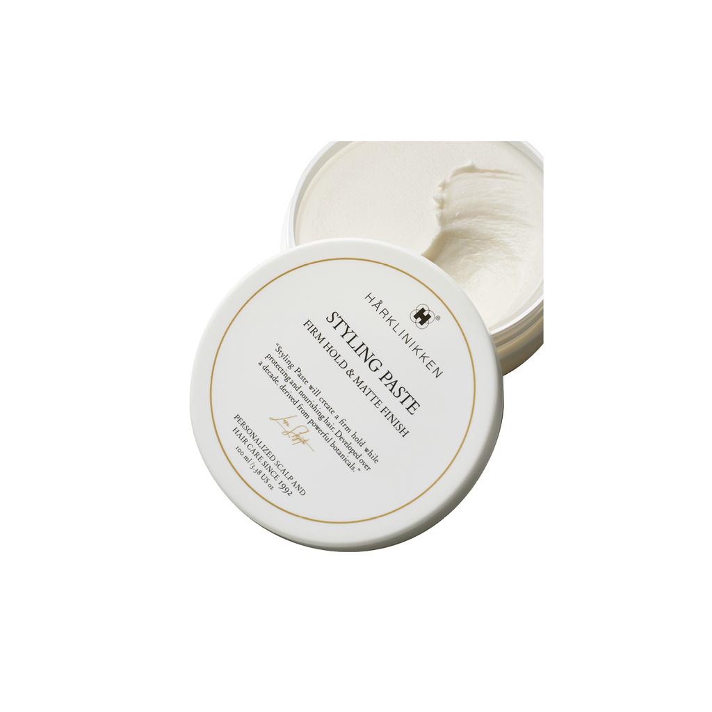 Close Up image of the Harklinikken Styling Paste showcasing Product Texture